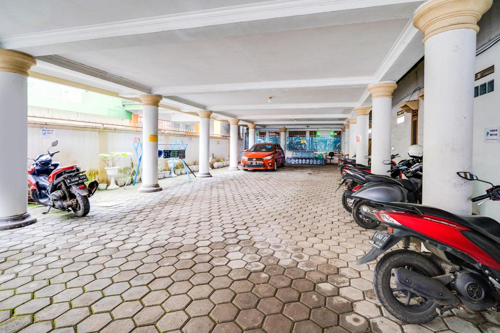Oyo Life 91994 Sawerigading Jatinangor Syariah Hotel Sayang Kültér fotó