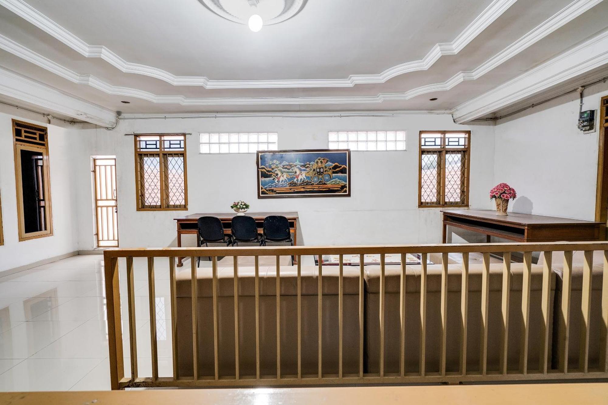 Oyo Life 91994 Sawerigading Jatinangor Syariah Hotel Sayang Kültér fotó