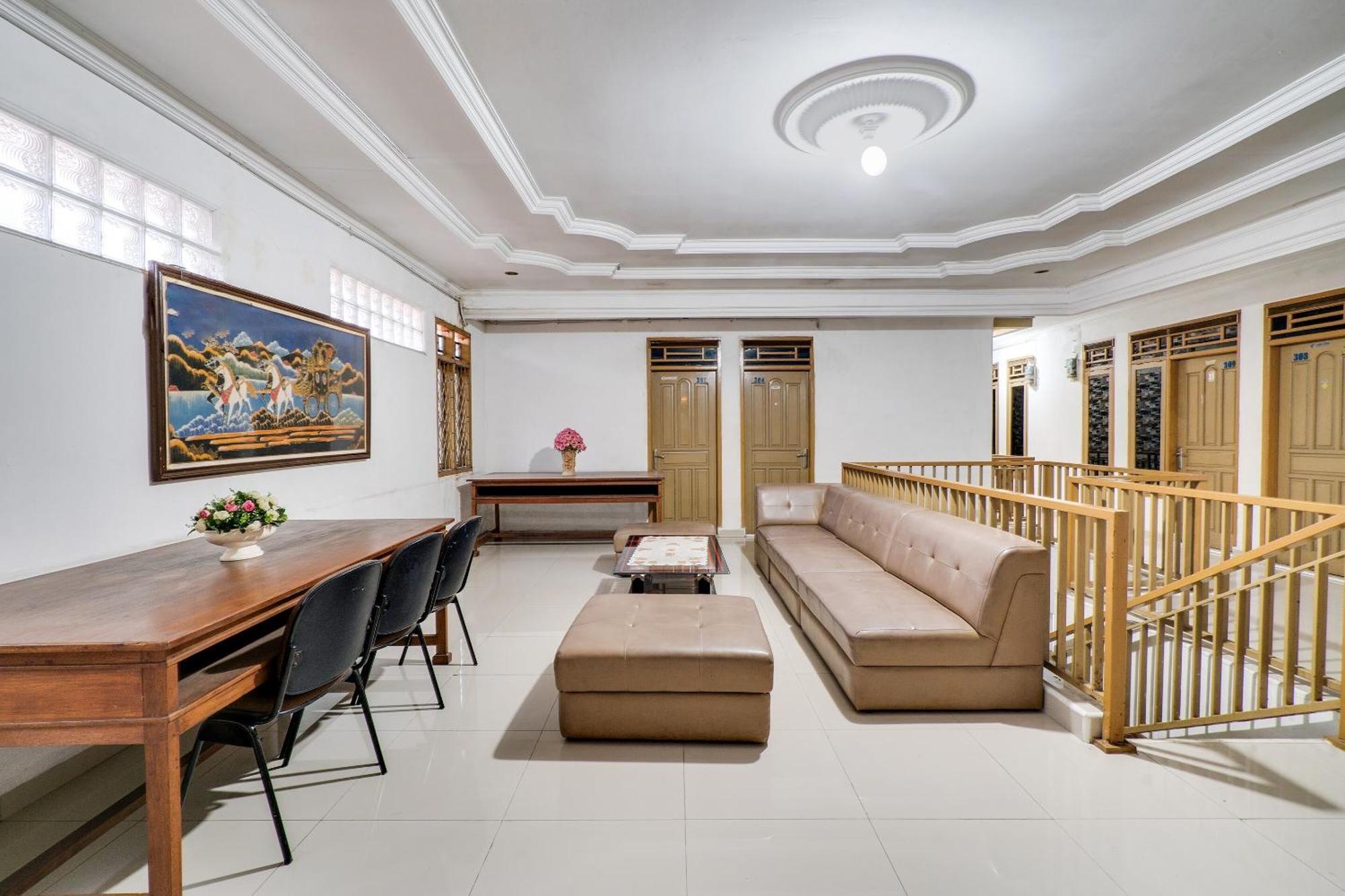 Oyo Life 91994 Sawerigading Jatinangor Syariah Hotel Sayang Kültér fotó